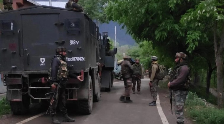 Policeman martyred, 3 Pakistani terrorists killed in J&K encounter